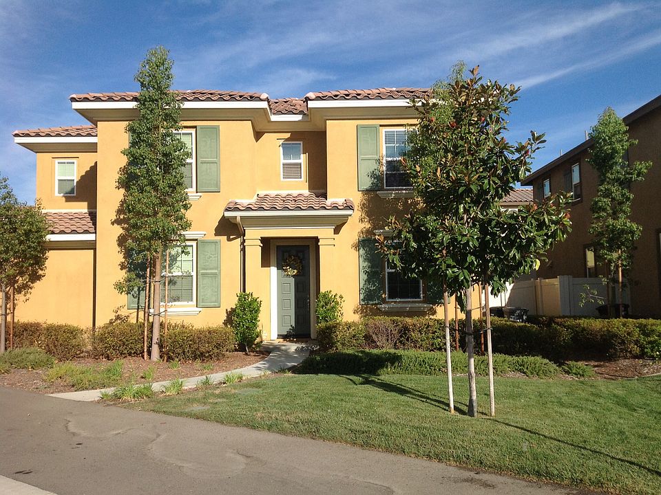 1st image of 40453 Amesbury Ln