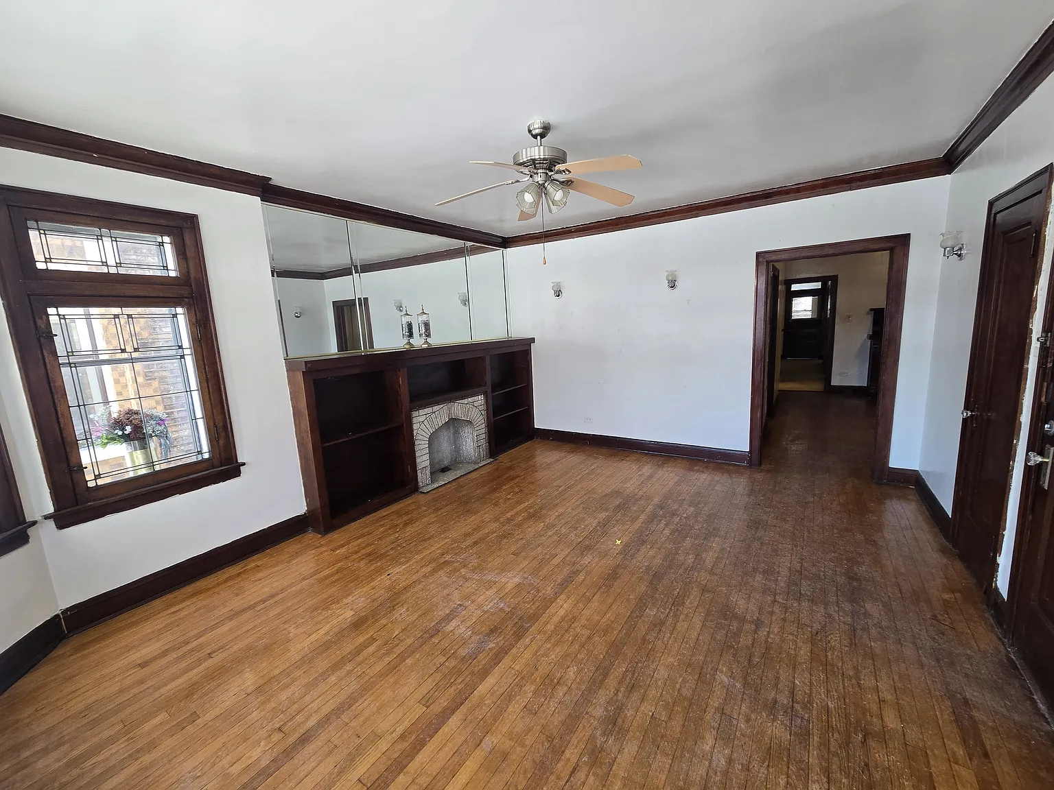 3 bed, 1000 sqft, $1,500 — Photo 3