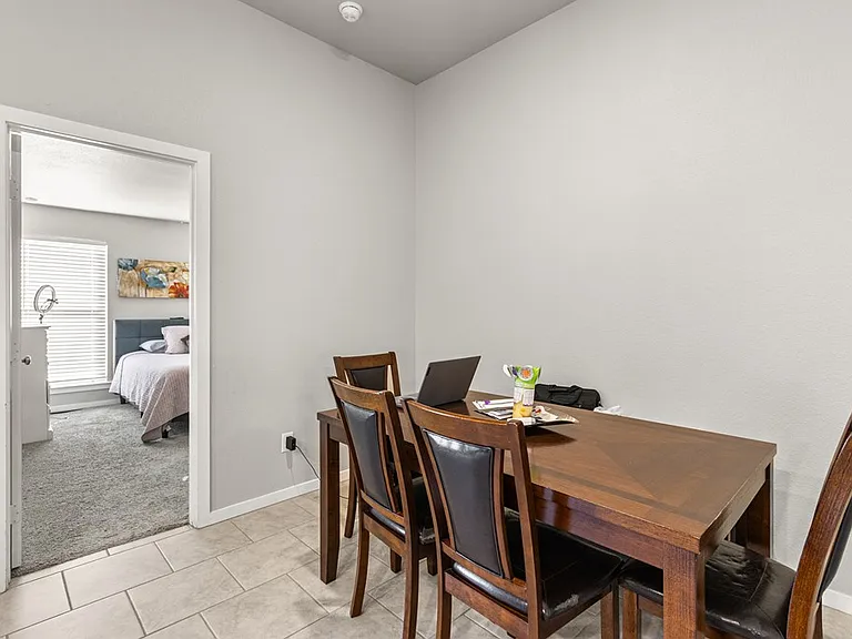 9407 Ratliff Ridge Ave — Photo 12