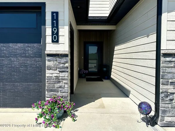 1190 39th Ave W, Dickinson, ND 58601