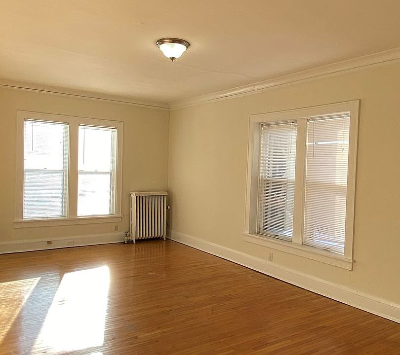 1st image of 1419 W 27th St APT 8