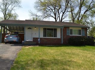 11058 Wilwood Dr, Maryland Heights, MO 63043