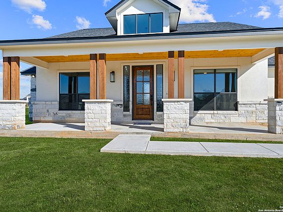 2nd image of 331 Abrego Lake