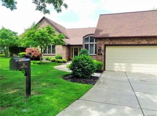 151 Hidden Ridge Cmn, Buffalo, NY 14221