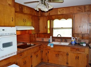 17 N 10th St, Mc bee, SC 29101