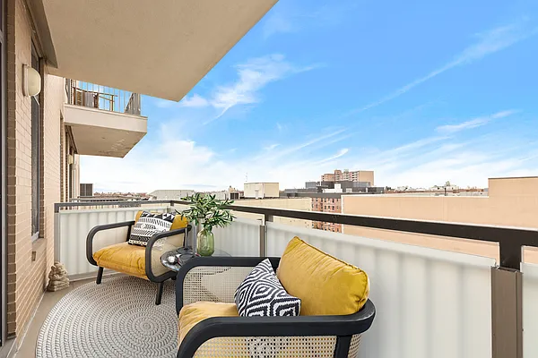Sold by Compass | media 3