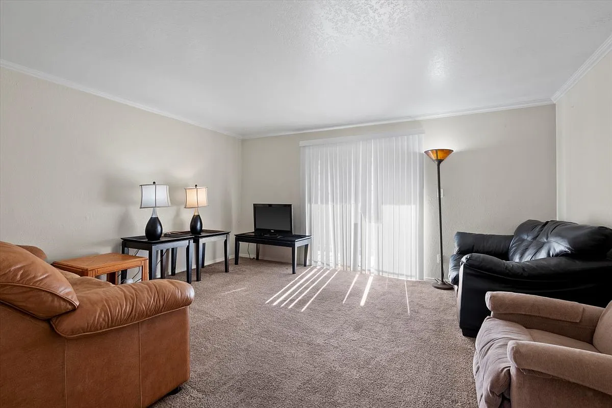 4 bed, 1344 sqft, $525 — Photo 3