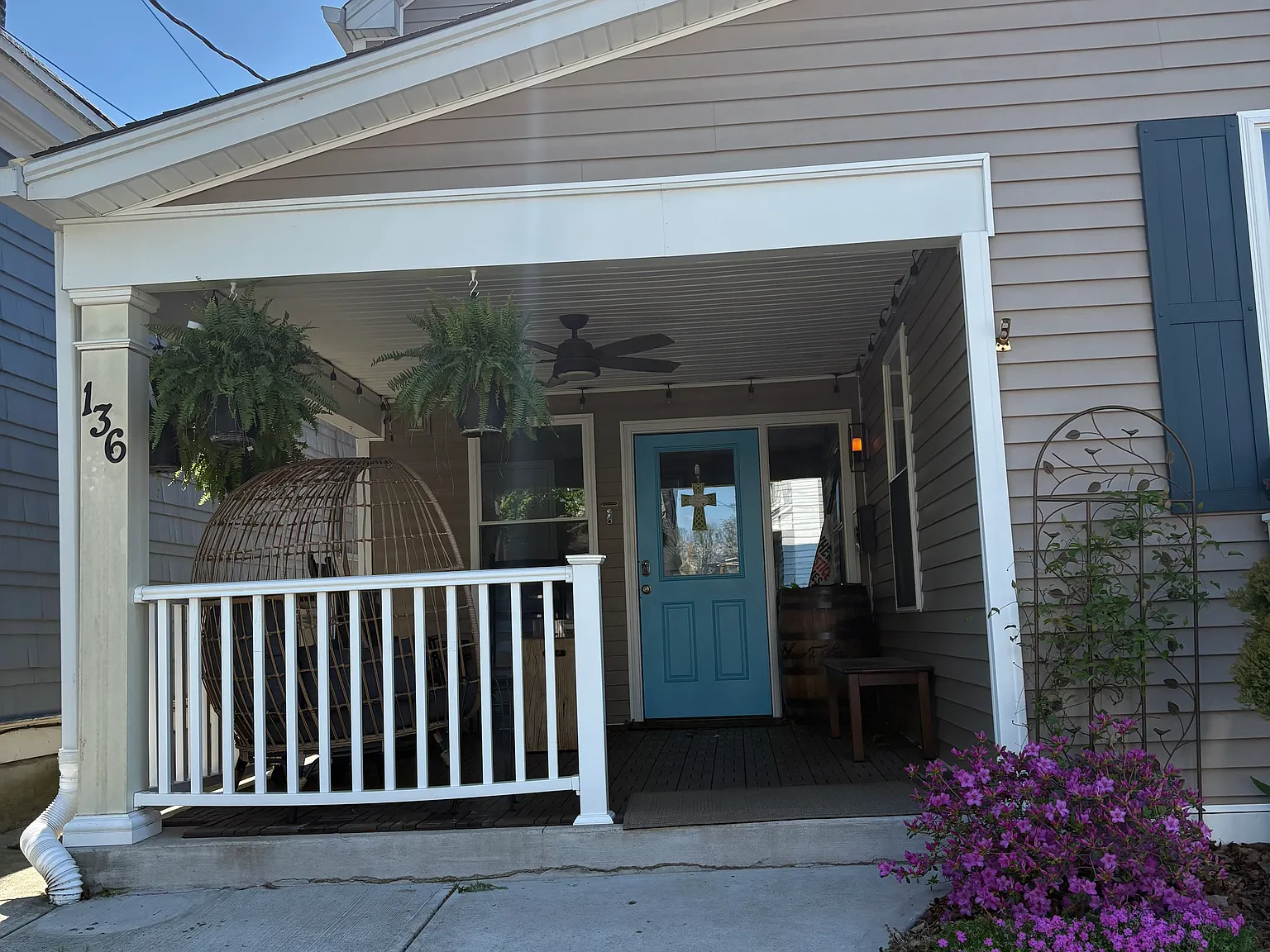 4 bed, 2355 sqft, $3,700 — Photo 1