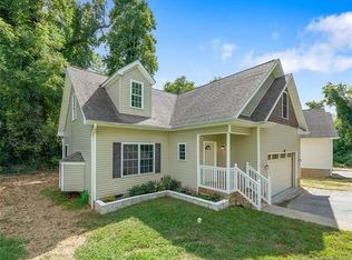 80 Sand Hill Rd, Asheville, NC 28806