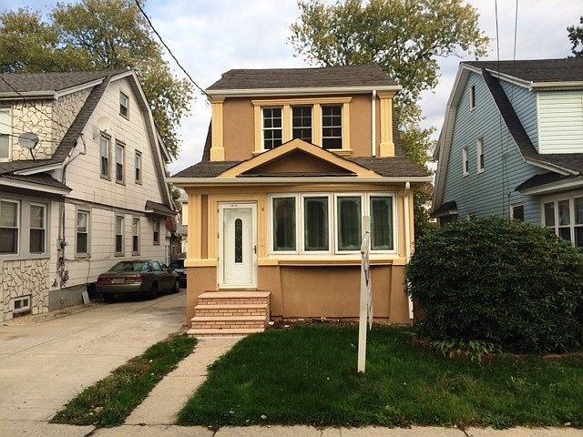 1st image of 10523 188th St
