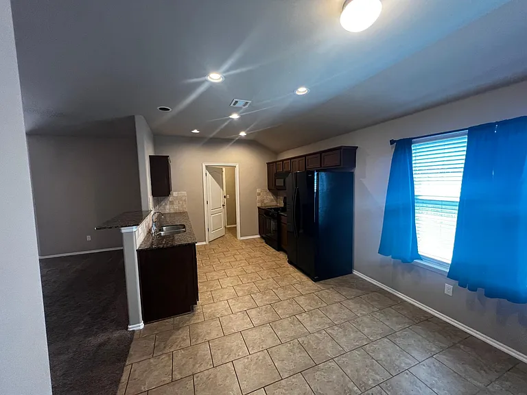2921 Thompson Farm Ln — Photo 6