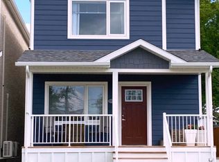 295 Arnold Ave #295A, Winnipeg, MB R3L0W6