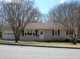 144 Pamela Ave, Groton, CT 06340