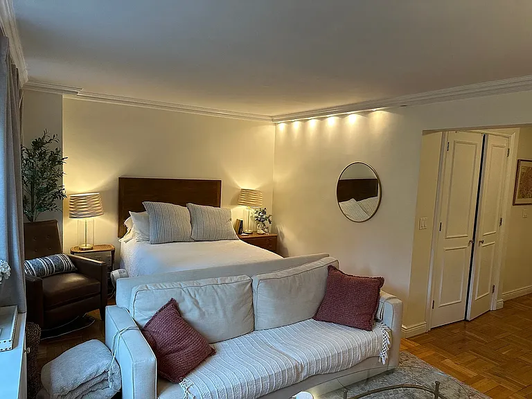 210 E 63rd St #3D — Photo 5