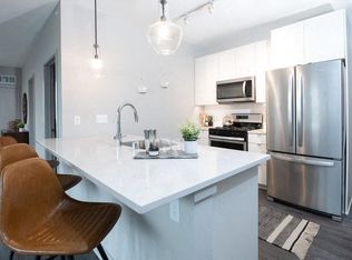 Luna, Minneapolis, MN 55454
