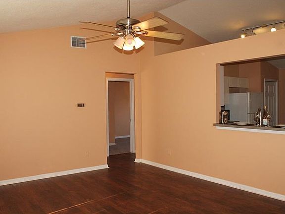 4th image of 37212 Sandy Ln