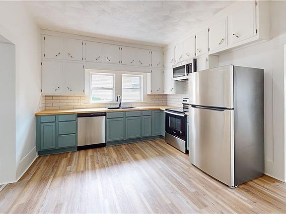 5th image of 609 W Lee St