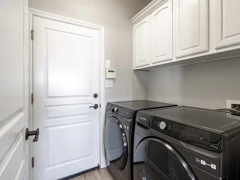 10910 Mayacamas Dr — Photo 17