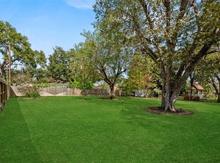 5522 Chantilly Ln, Houston, TX 77092