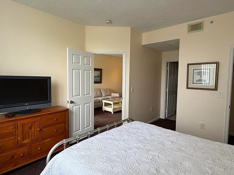 2100 Greenview Shores Blvd #511 — Photo 9
