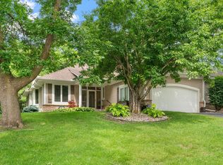 10 Echo Bay Dr, Tonka Bay, MN 55331