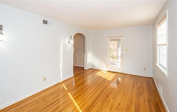 3rd image of 3104 Condie St