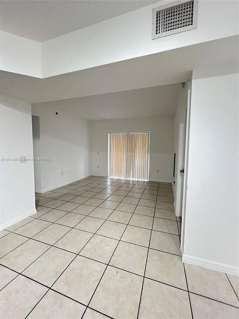 9300 Fontainebleau Boulevard E101, Miami, FL 33172 — Photo 2