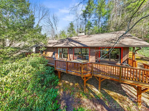 309 Secretariat Ln, Fairview, NC 28730