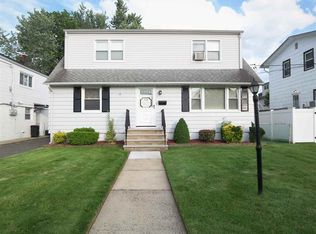 718 8th St, Secaucus, NJ 07094