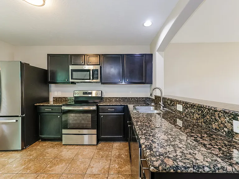 261 Kellyn Ct — Photo 7