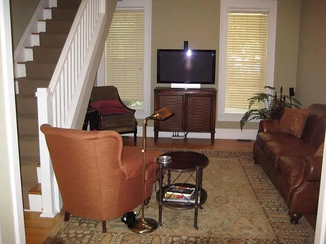 1261 Dennison Ave — Photo 7