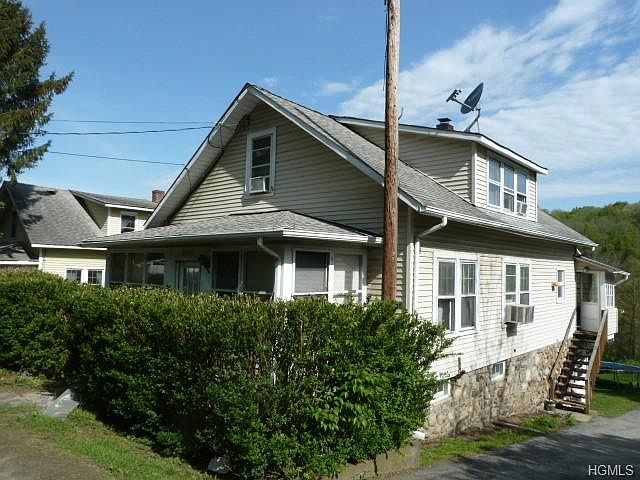 1st image of 2566 Carmel Ave