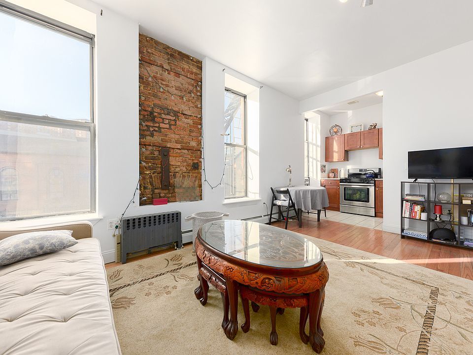 1st image of 143 Morningside Ave APT 1