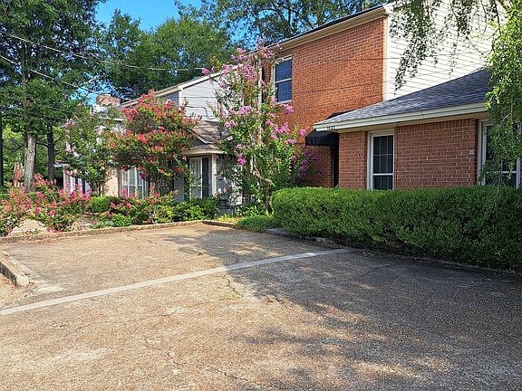 3rd image of 1027 E Fairview Ave #1