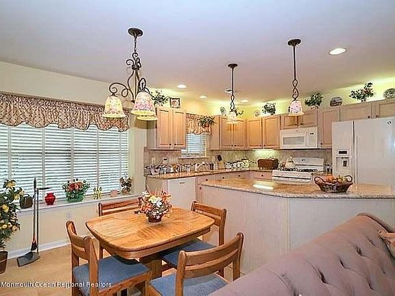 5th image of 6 Skylark Ln