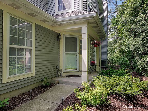 3rd image of 327 E Tall Oaks Ln
