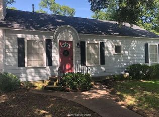 1001 Cedar St, Hearne, TX 77859
