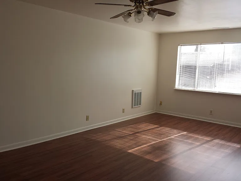 2419 S Graham St #V — Photo 2