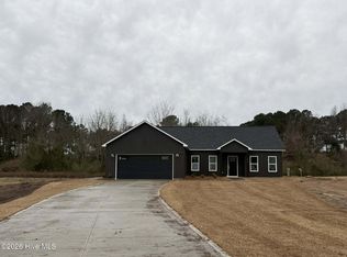 416 Wade Dr, Richlands, NC 28574