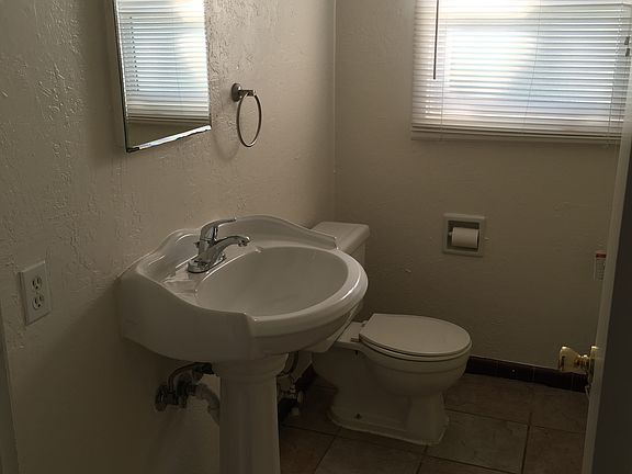 5th image of 320 4th St APT C