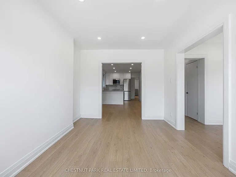 54 McNairn Ave #UPPER — Photo 11
