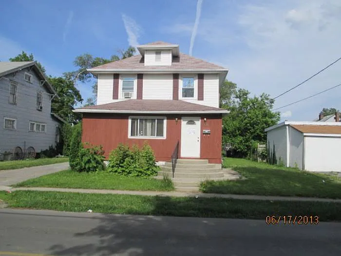 912 N Metcalf St photo 1