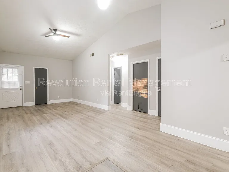 1158 Pinedale Cir NW — Photo 4