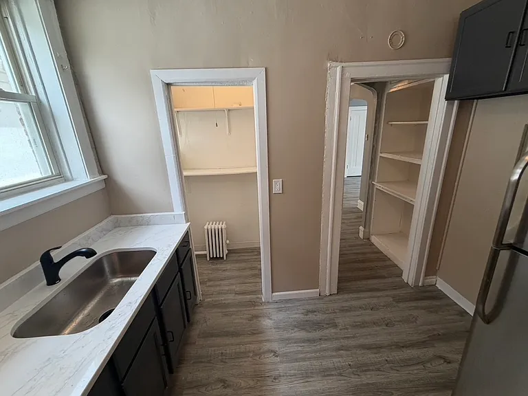 1302 W 98th Pl #1E — Photo 12