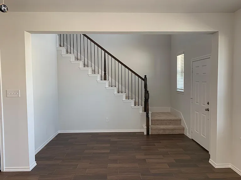 1708 Wayne Ln — Photo 8