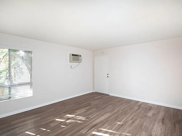 4444 Parks Ave #1 — Photo 5