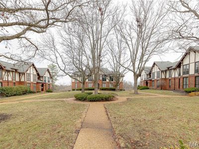 917 Claytonbrook Dr APT 3, Ballwin, MO, 63011