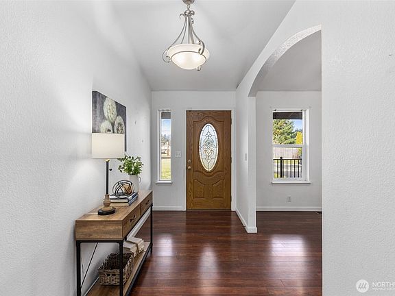 4th image of 16911 Flume Road SE