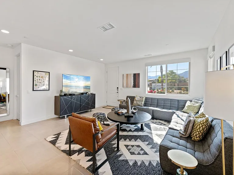 80243 Whisper Rock Way — Photo 3