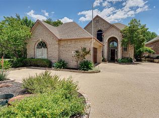 16 Winding Creek Trl, Garland, TX 75043